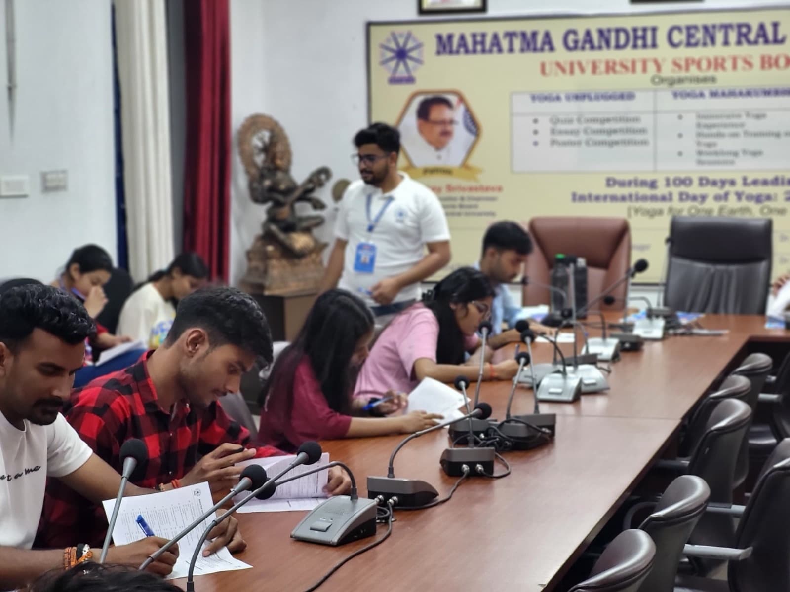 Motihari :योग जागरूकता के लिए क्विज और निबंध प्रतियोगिता