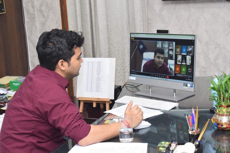 90 दिनों से अधिक लंबित मामले प्राथमिकता से निबटायें: डीसी