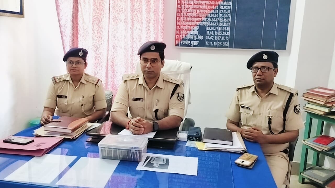 मक्का व्यवसायी की बाइक की डिक्की से उड़ायी गयी नकदी पुलिस ने की बरामद