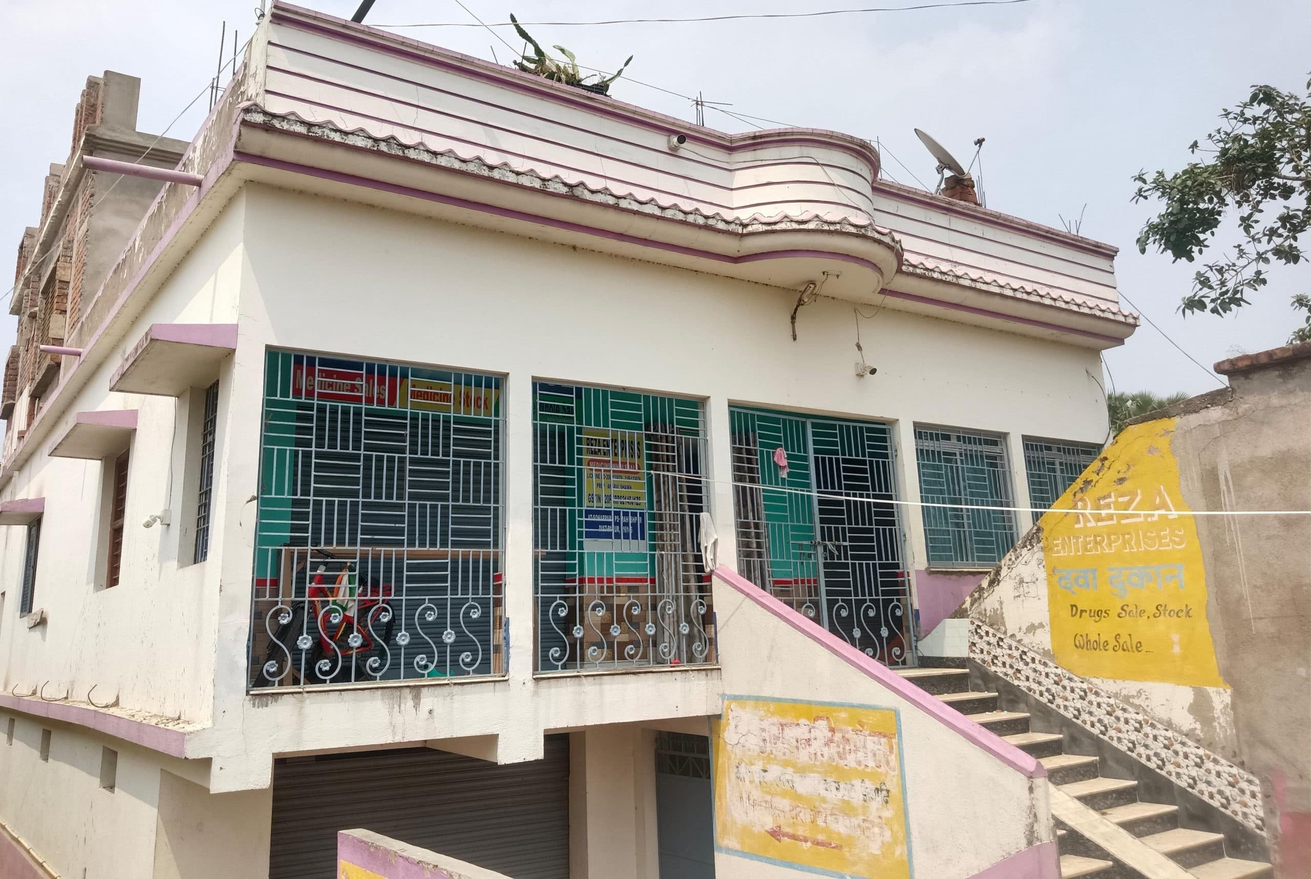 बंद घर में चोरों ने उड़ाये लाखों के जेवरात, जांच में जुटी पुलिस