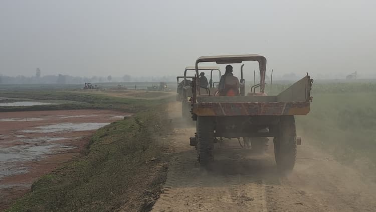 प्रखंड क्षेत्र में अवैध मिट्टी खनन बेरोकटोक जारी