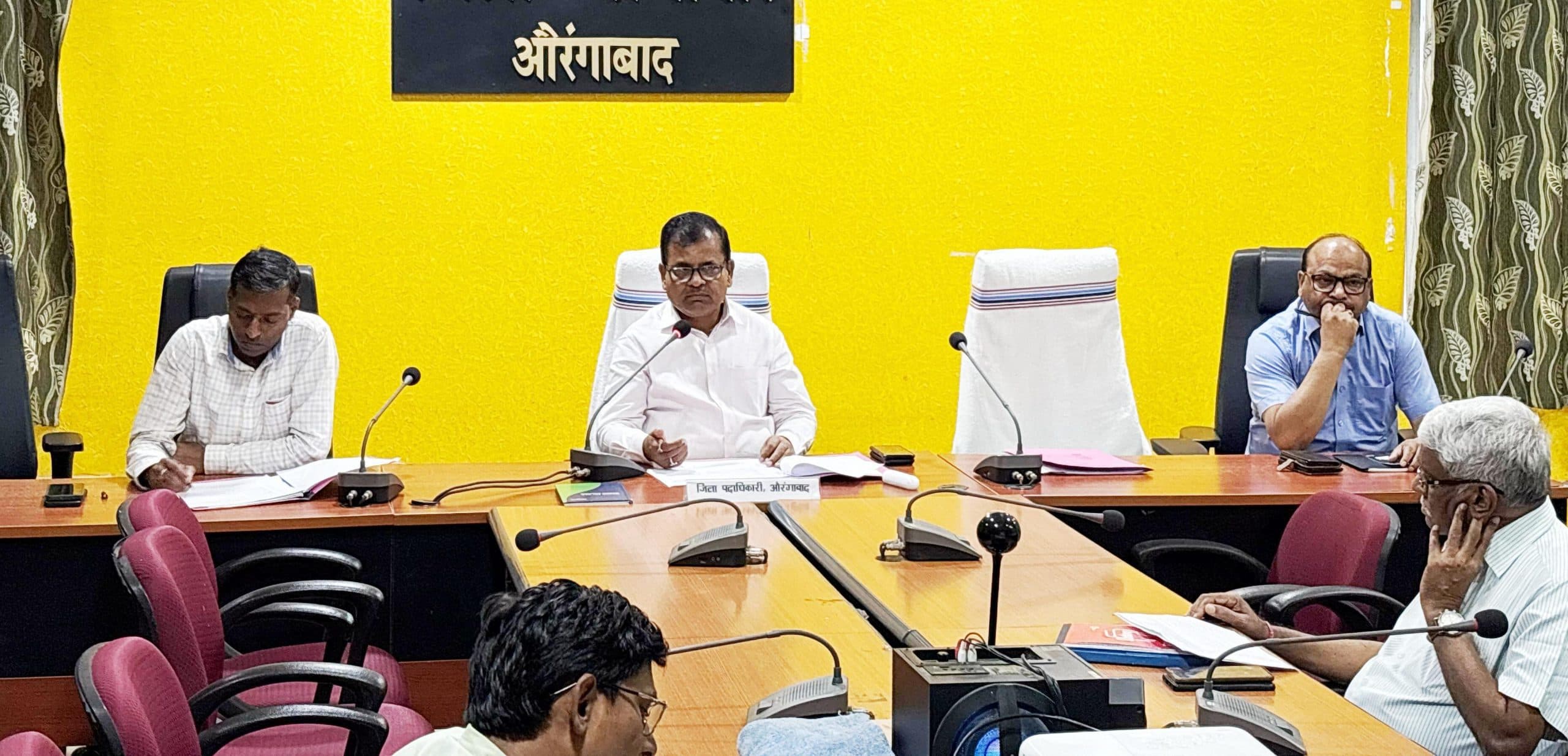 आपदा से निबटने को रहें तैयार, अस्पतालों में बढ़ाएं सुविधाएं : डीएम