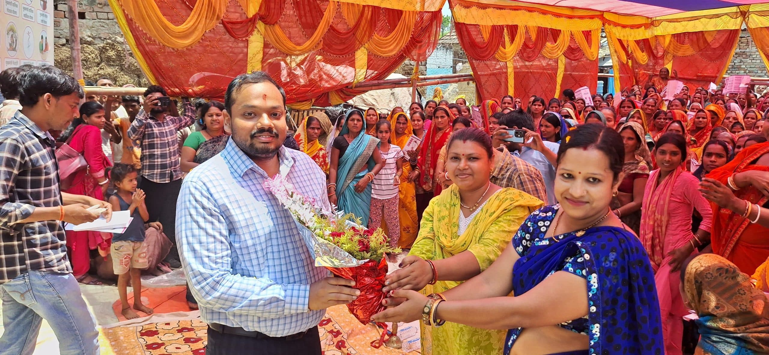 सरकार महिलाओं के लिए चला रही विभिन्न जनकल्याणकारी योजनाएं : डीएम