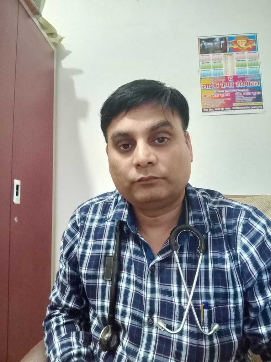 पीएचसी के प्रभारी चिकित्सा पदाधिकारी पद से हटाए गए डॉ रुपेश, अंकित सौरभ को मिली नयी जिम्मेदारी