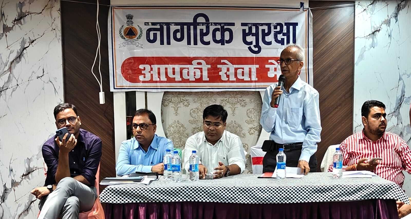 ब्लैक  आउट में सभी प्रकार की रौशनी कर दें पूरी तरह से बंद