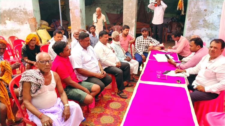 आपका शहर-आपसे संवाद कार्यक्रम में वार्ड नौ में पहुंची नप की टीम, शहरवासियों की सुविधा के लिए हुआ कई योजनाओं का चयन