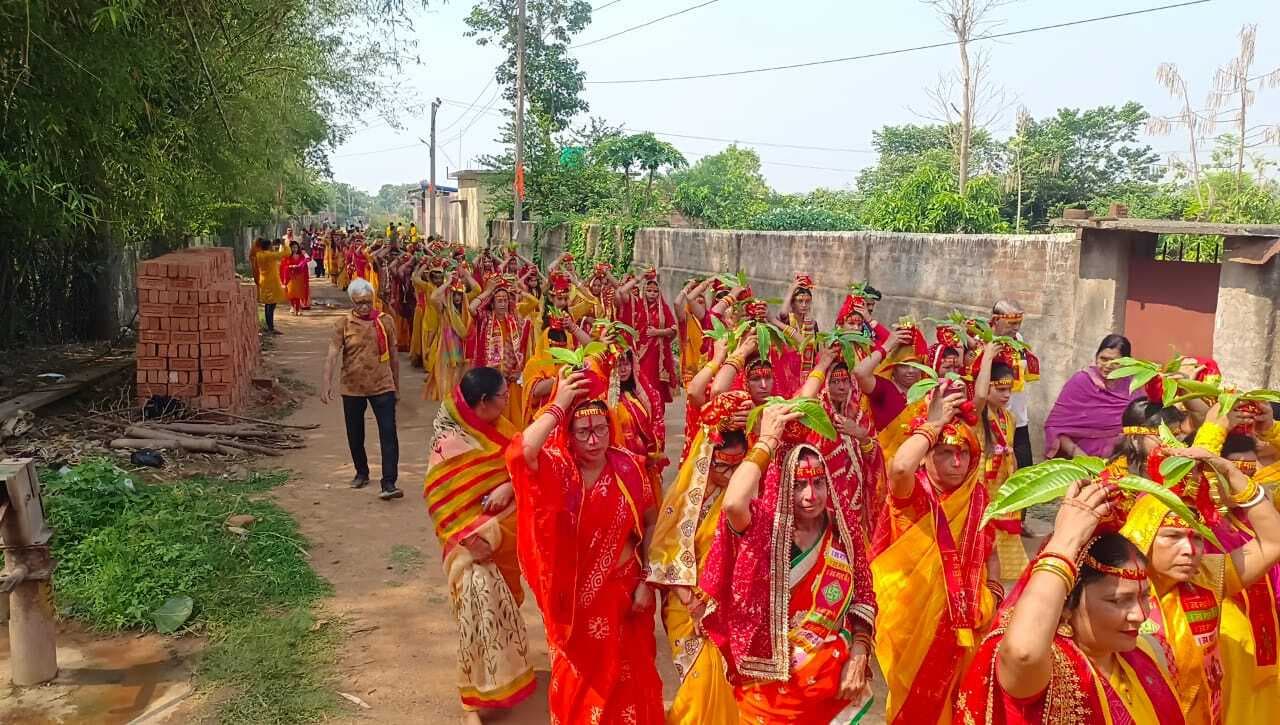 Deoghar news : प्राण-प्रतिष्ठा को लेकर निकाली गयी कलश शोभायात्रा