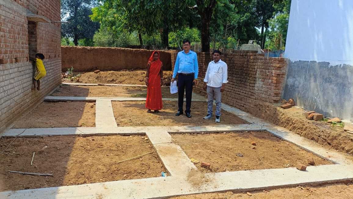 बीडीओ ने आवास योजना का किया भौतिक सत्यापन