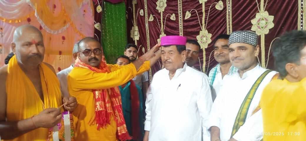 महारुद्र यज्ञ में श्रीमद भागवत कथा ज्ञान यज्ञ का श्रवण कर रहे लोग