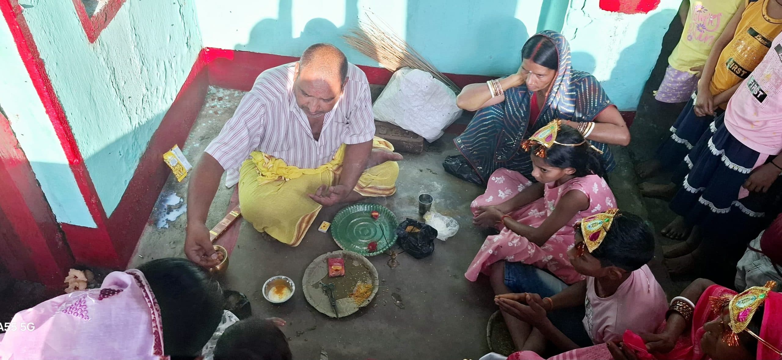 नियम निष्ठा के साथ हुई मां भगवती की सलौनी पूजा