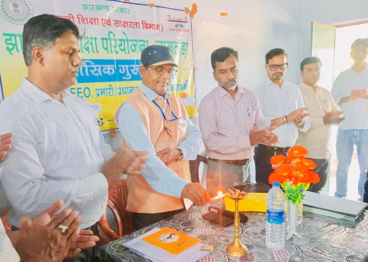 मासिक गुरु गोष्ठी में रूआर कार्यक्रम की हुई समीक्षा