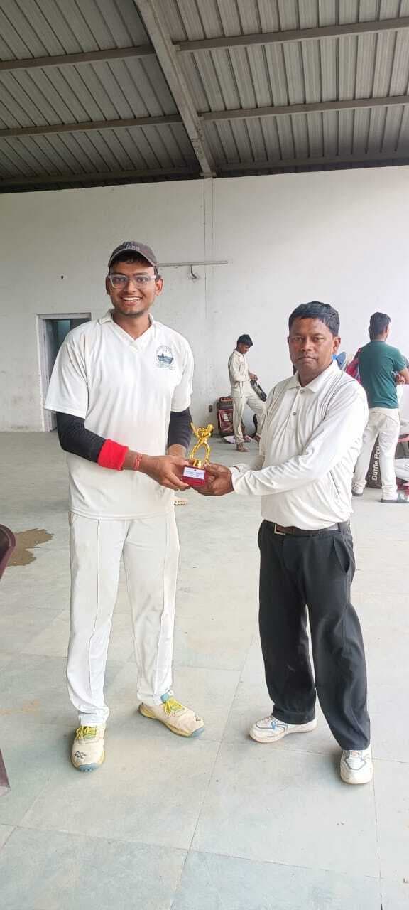 jsca b division league :रोमांचक मुकाबले में जुगसलाई क्रिकेट क्लब ने हिना एलायड को चार रन से हराया