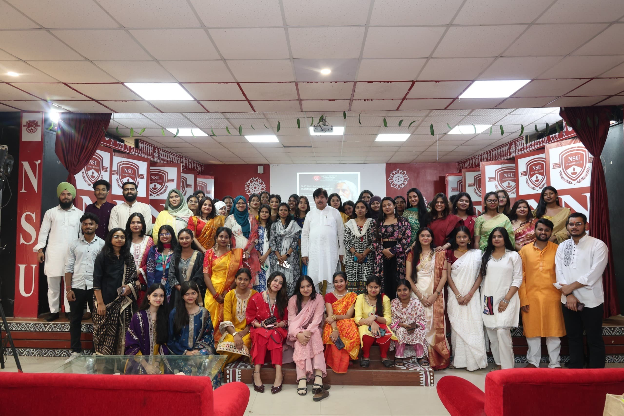 Jamshedpur news. नेताजी सुभाष विश्वविद्यालय में मनी टैगोर जयंती