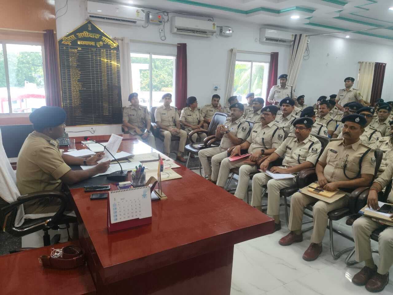 Madhubani News : जिले के एसडीपीओ व थानाध्यक्ष रहें सतर्क : एसपी