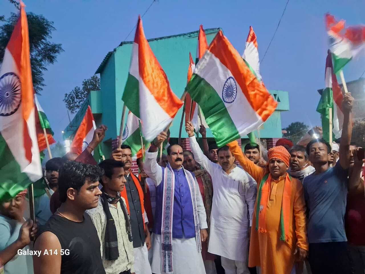 Darbhanga News: अलीनगर के पड़री गांव में निकली भव्य तिरंगा यात्रा