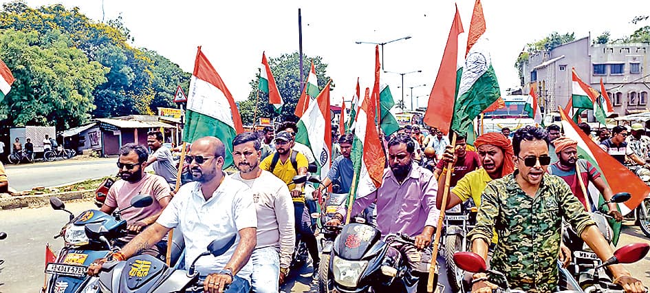 ऑपरेशन सिंदूर की सफलता पर पानागढ़ में उत्साह के साथ निकाली गयी बाइक रैली