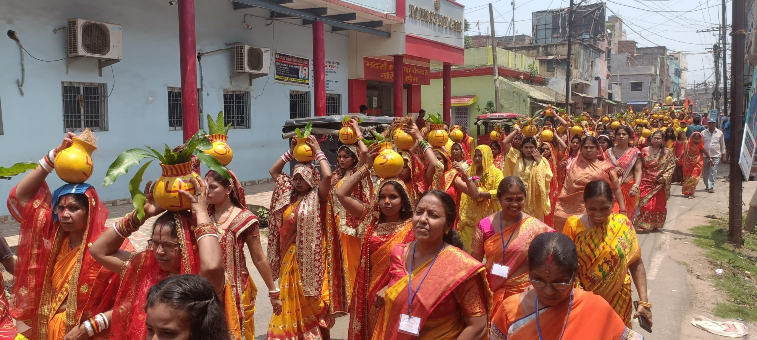 प्राण-प्रतिष्ठा को लेकर निकाली गयी कलश शोभा यात्रा