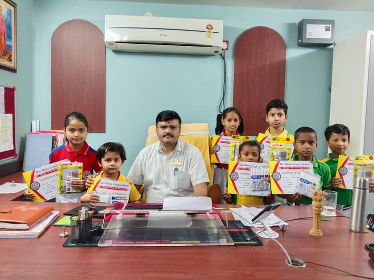 Madhubani News : डॉन बॉस्को कॉन्वेंट स्कूल के छात्र-छात्राओं के बीच पुरस्कार वितरण का आयोजन