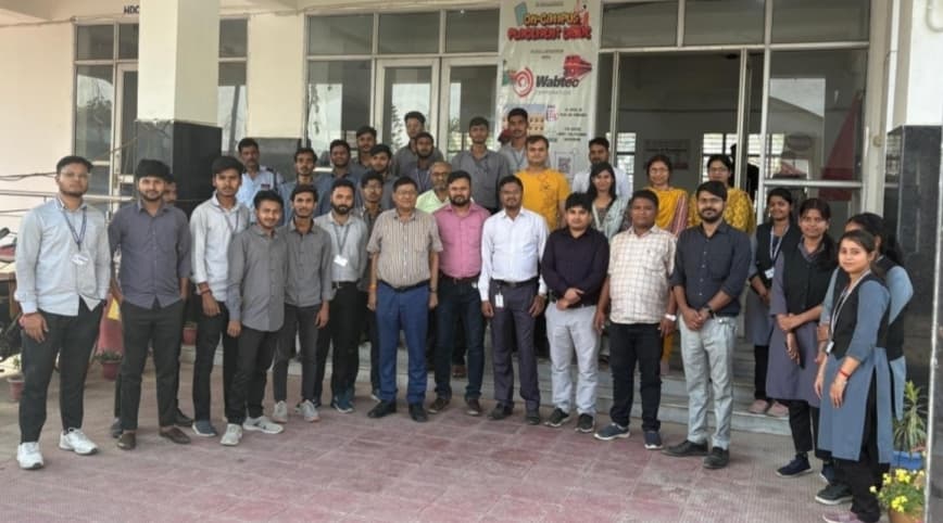 Madhubani News : कैंपस प्लेसमेंट में नौ छात्र चयनित