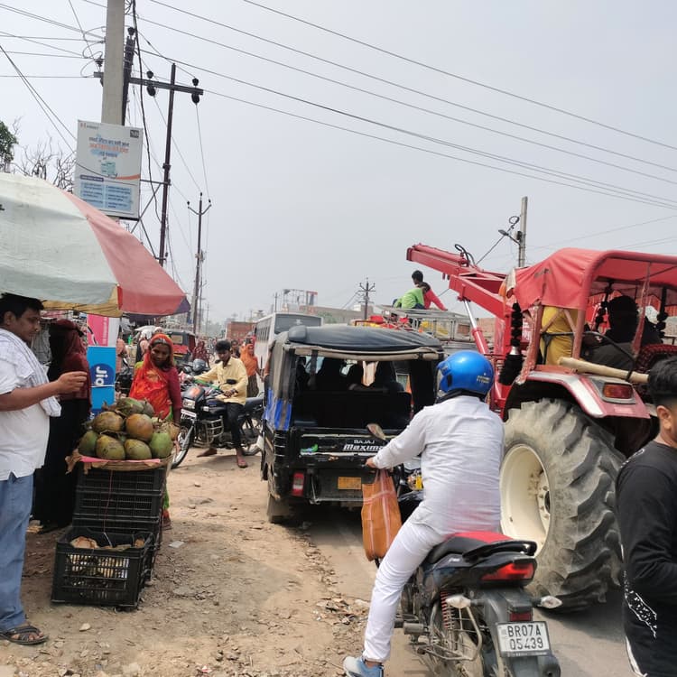 Darbhanga News: बेनीपुर अनुमंडल मुख्यालय में लगातार बढ़ती जा रही जाम की समस्या