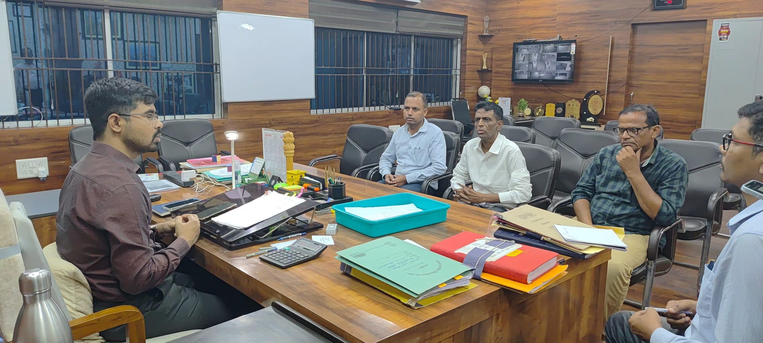 Giridih News :उपायुक्त से मिले माले नेता, की समस्या के समाधान की मांग