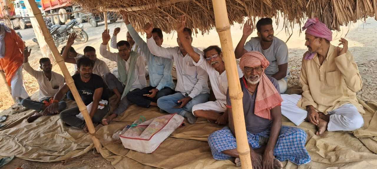 किसानों ने अनिश्चितकालीन धरना किया स्थगित