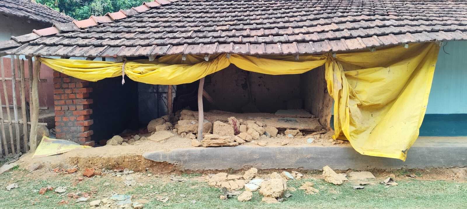 East Singhbhum News : आंधी ने हमारी जिंदगी उजाड़ दी, बच्चों को कैसे पालूंगी : रुक्मिणी