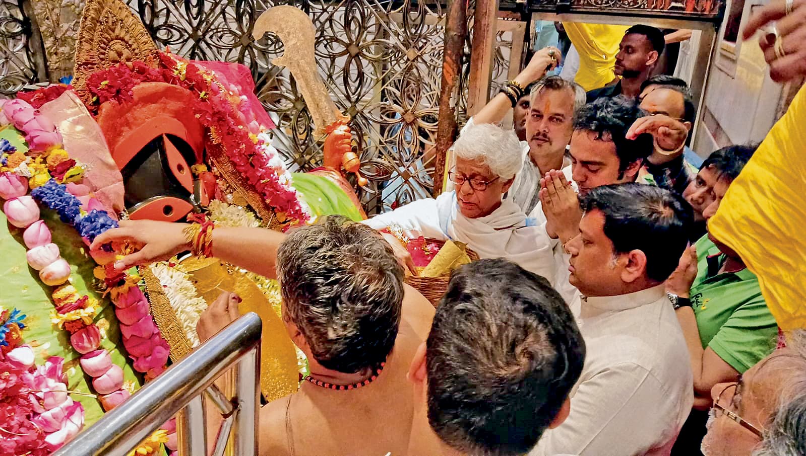 सेना के लिए सुकांत व शुभेंदु ने की पूजा-अर्चना