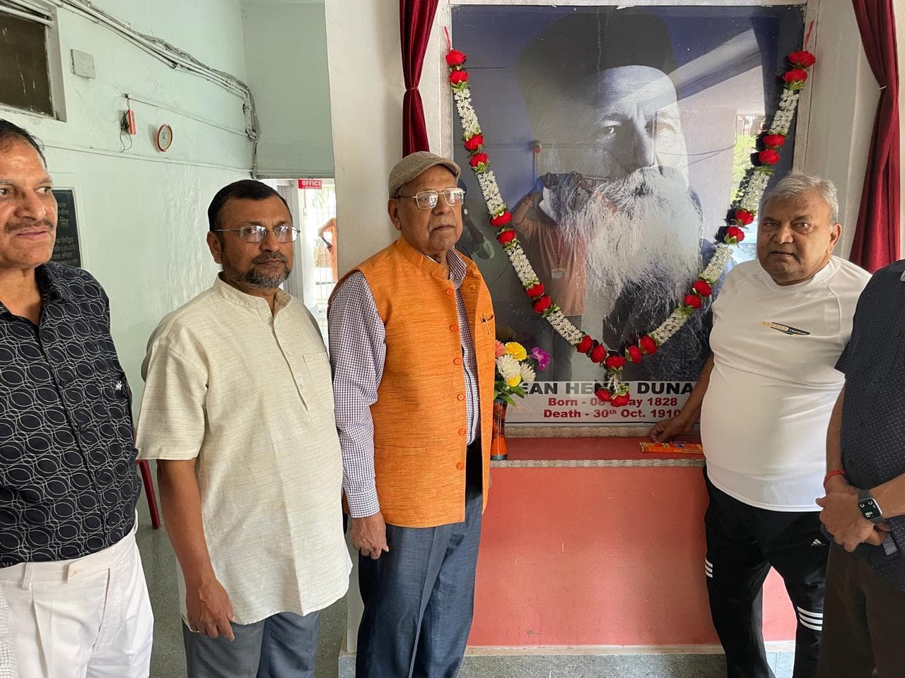 रेडक्रॉस दिवस पर संस्थापक को अर्पित किया श्रद्धासुमन