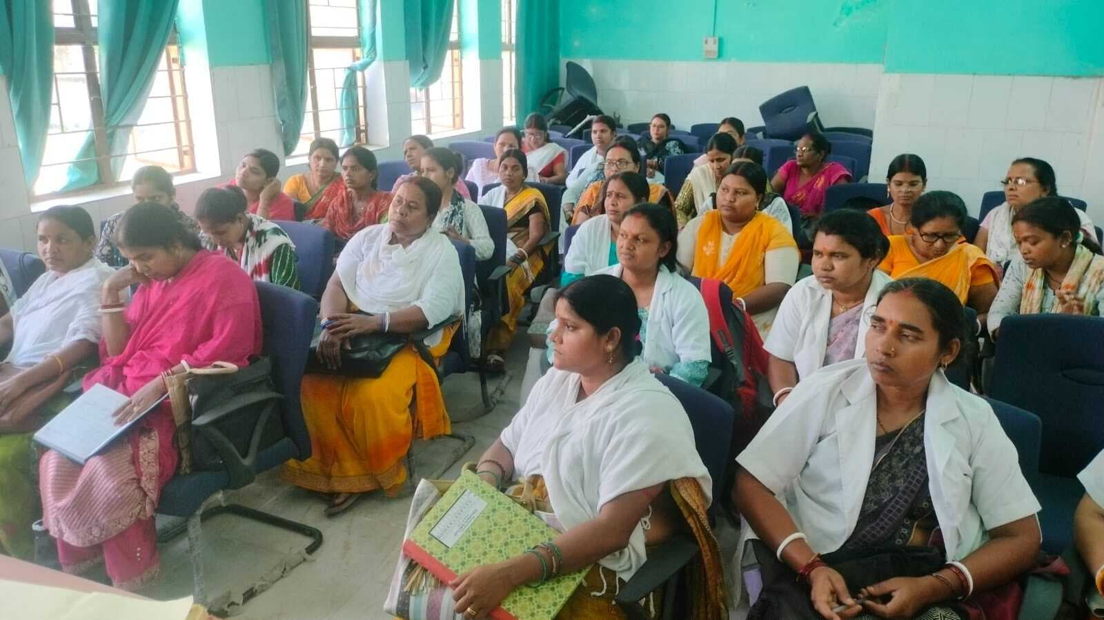 लक्ष्य के अनुरूप रूटीन इम्यूनाइजेशन का कार्य नहीं, एएनएम को हिदायत