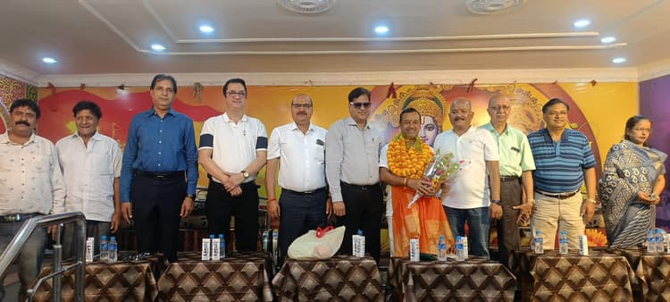 Dhanbad News : मारवाड़ी सम्मेलन के प्रांतीय अध्यक्ष का कतरास में नागरिक अभिनंदन