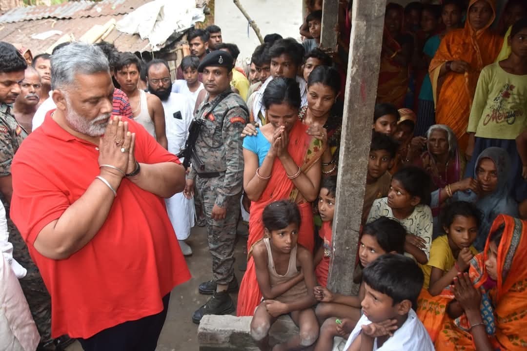 तमिलनाडु में मृत युवक के परिजनों से मिले सांसद