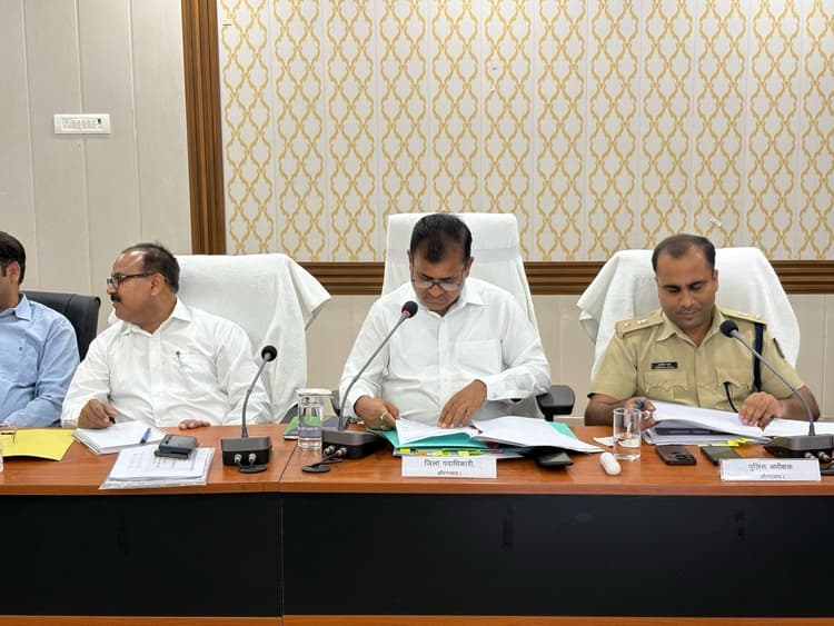 अवैध खनन वाले बालू घाटों पर नहीं लगे सीसीटीवी, शो-कॉज