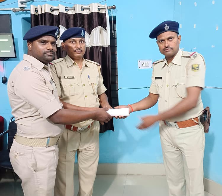 पश्चिम चंपारण से डिक्की तोड़ 1.80 लाख चोरी राशि जुराबगंज से बरामद