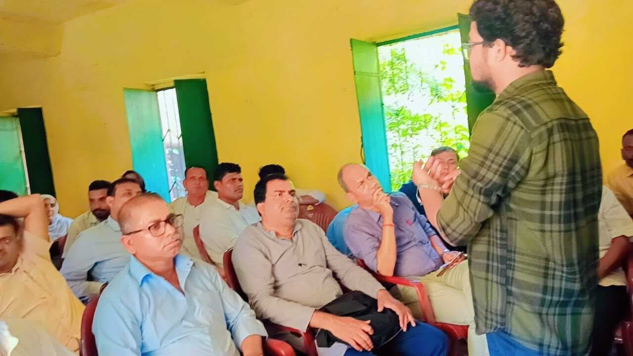 बाल संसद एवं इको क्लब गठन के लिए प्रधानाध्यापकों ने किया विमर्श