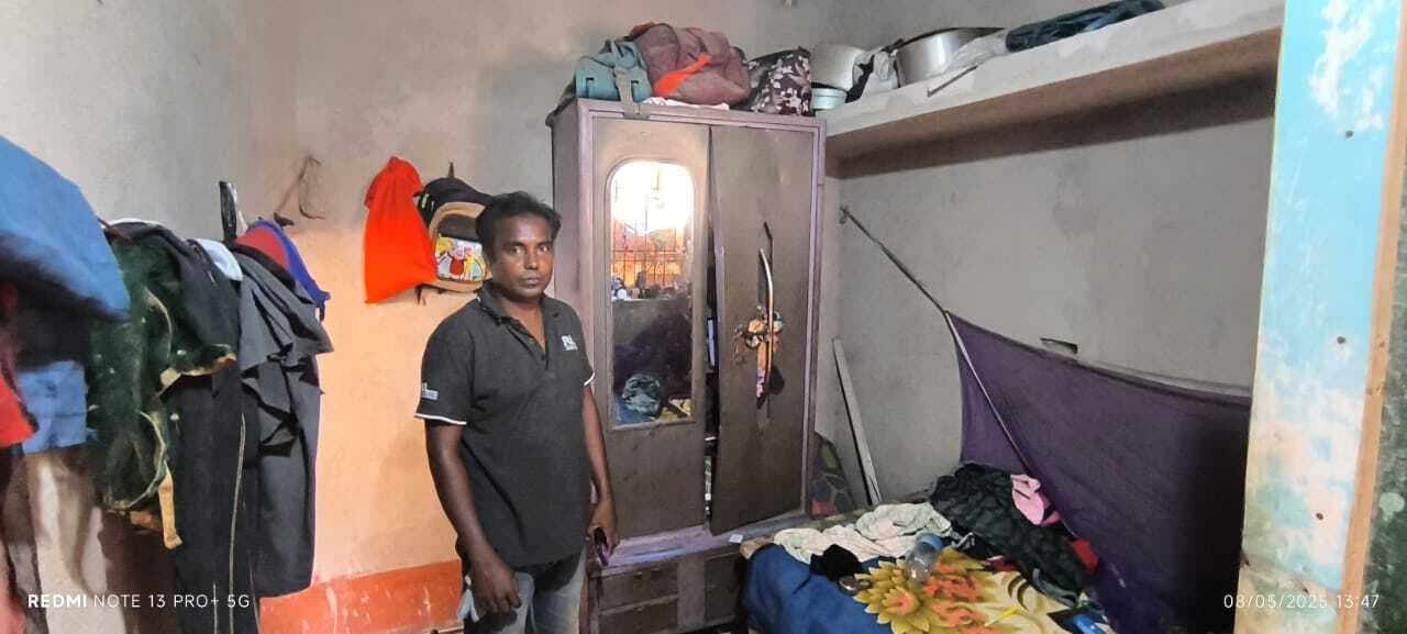 Deoghar news : दिनदहाड़े घर से नकदी व जेवरात समेत हजारों की चोरी, थाने में दी शिकायत