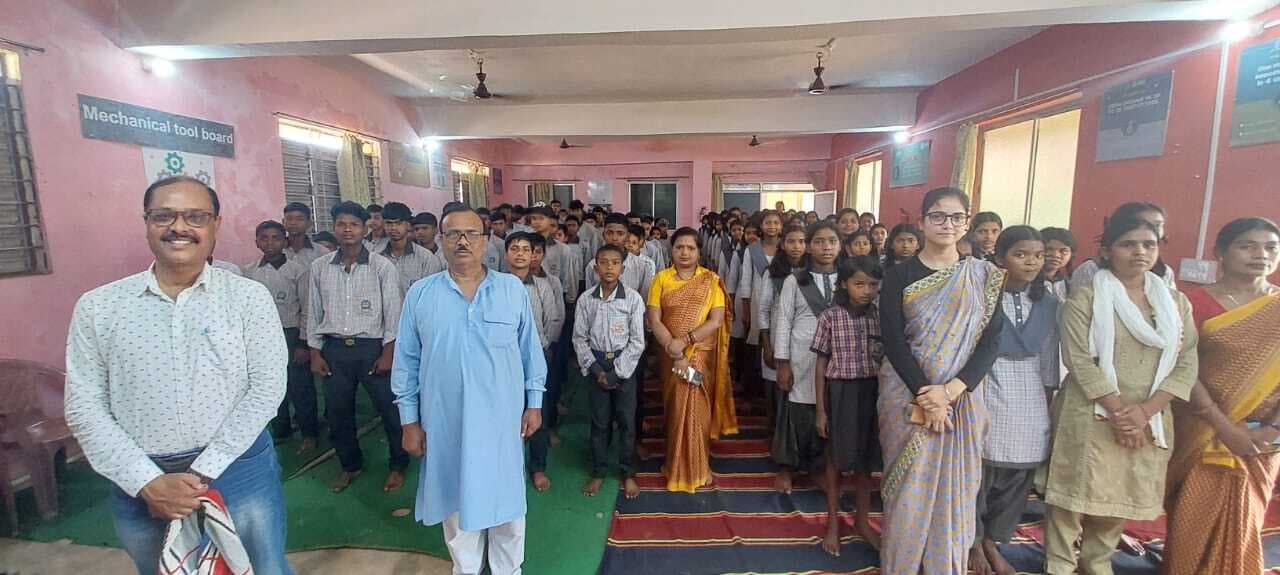 मुश्किलों का सामना सकारात्मकता से करें