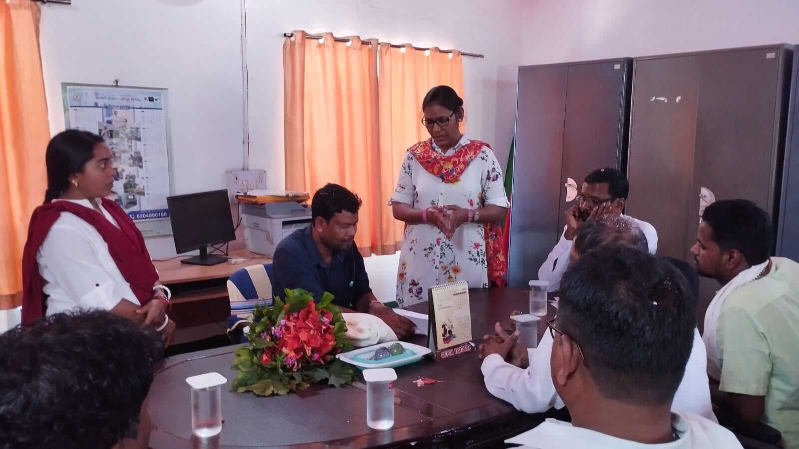 Chaibasa News : कस्तूरबा विद्यालय के शिक्षकों को नवोदय की तर्ज पर मानदेय मिले