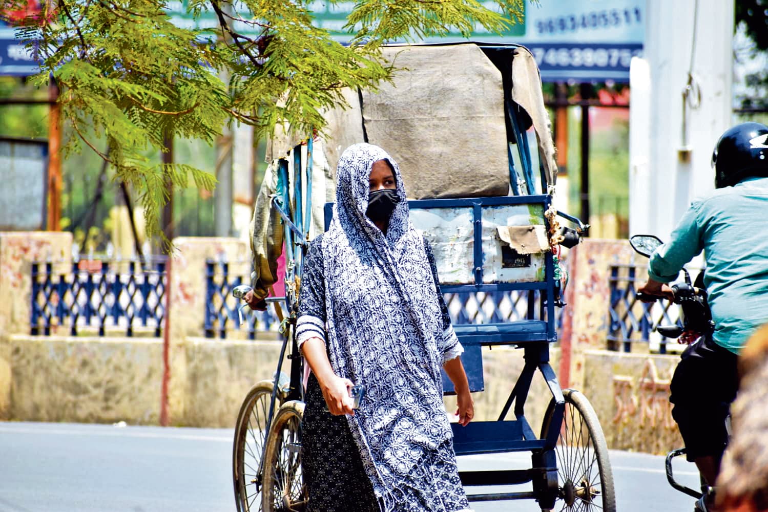 Gaya News : आवास योजना में बिचौलियाें की सक्रियता पर सदस्यों ने किया हंगामा