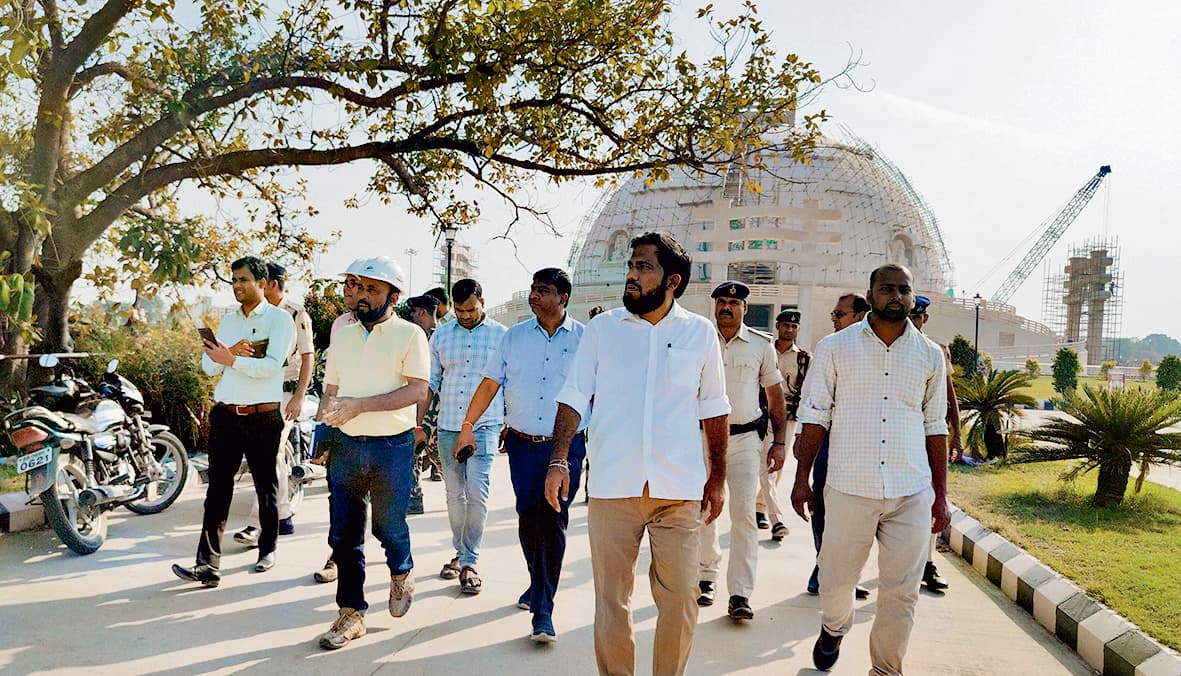 Hajipur News : बुद्ध सम्यक दर्शन संग्रहालय सह स्मृति स्तूप का डीएम ने लिया जायजा