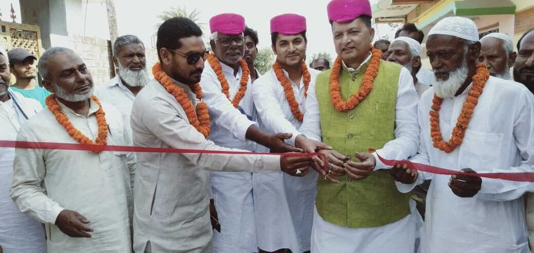 Madhubani News : राज्यसभा सांसद ने सड़क का किया उद्घाटन