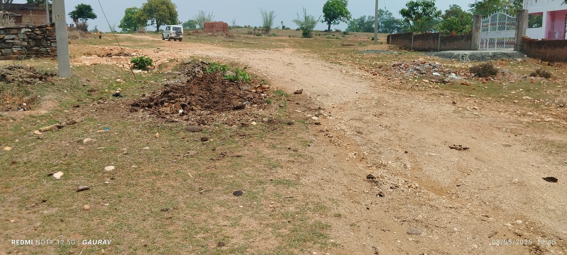Giridih News :दो पंचायत को जोड़ने वाली सड़क जर्जर, लोगों को परेशानी
