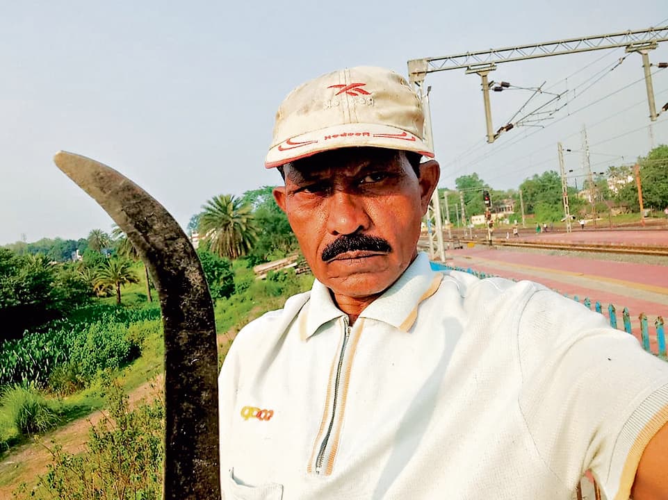 East Singhbhum News  :  नौसेना से सेवानिवृत्त गौरांग चरण 23 वर्षों से चला रहे स्वच्छता अभियान