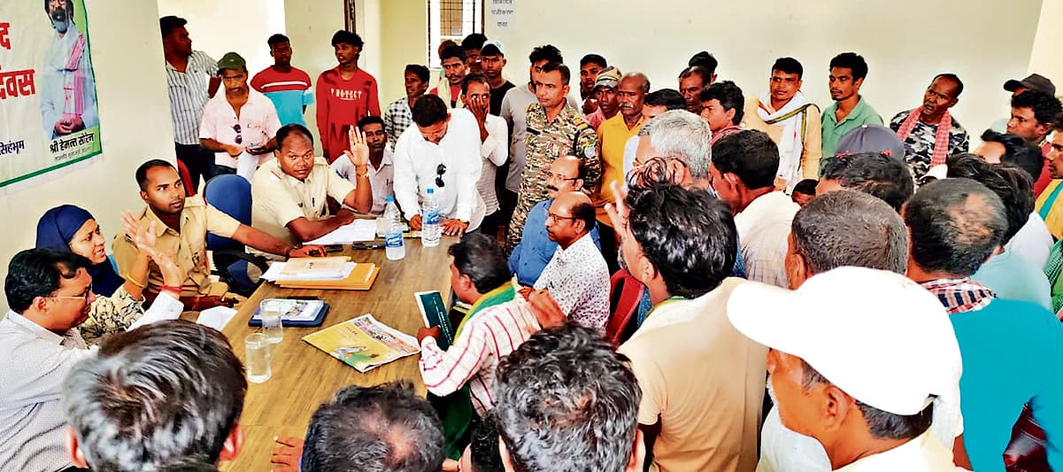 East Singhbhum News : मापी कर केशरपुर हाट की जमीन का विवाद सुलझेगा : सीओ