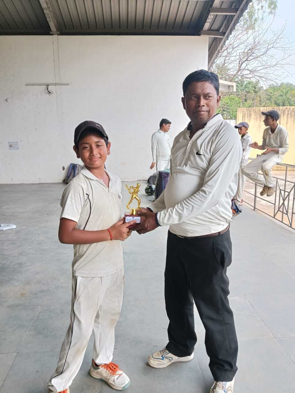 jsca b divsion league : जमशेदपुर ब्लूज की टीम पांच विकेट से जीती