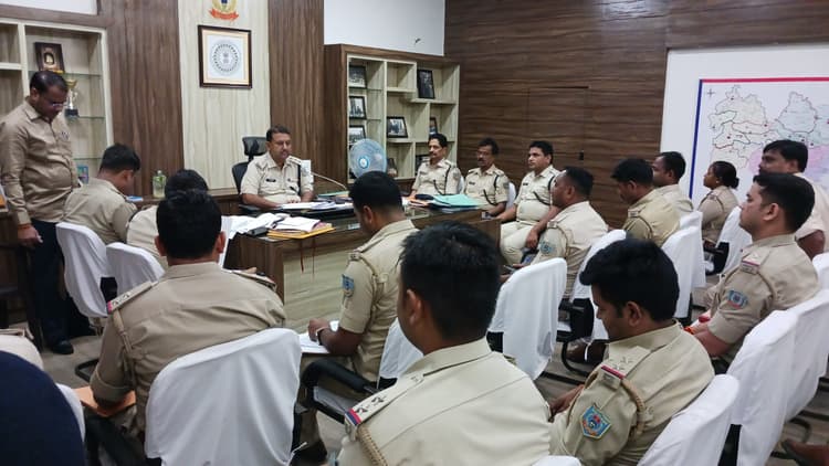 Bokaro News : अनुमंडल पुलिस पदाधिकारी ने कीअपराध गोष्ठी