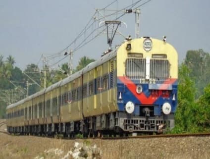 Jamshedpur news. टाटा-बरकाकाना, गुआ, व बड़बिल का परिचालन मेमू रैक से शुरू