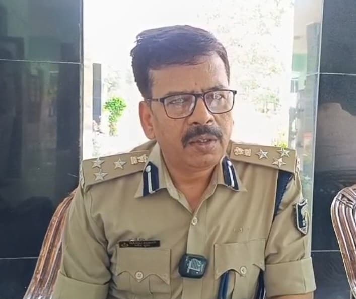 इंडो-नेपाल बॉर्डर पर सुरक्षा बढ़ी, डीआइजी वीरपुर में कर रहे कैंप