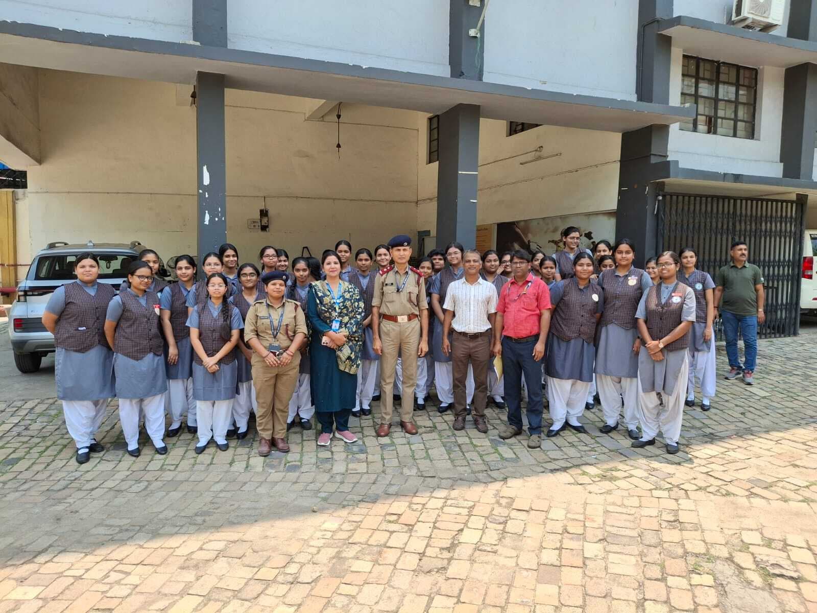 Jamshedpur news. राजेंद्र विद्यालय में फायर सेफ्टी का आयोजन