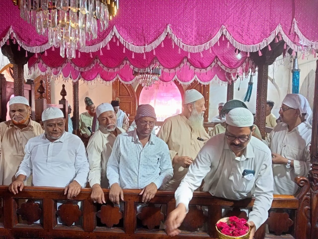 Jamshedpur news. हजरत रानी अम्मा का सालाना उर्स मुबारक अकीदत के साथ मनाया गया